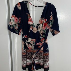 Francesca’s Floral Romper. Size Small